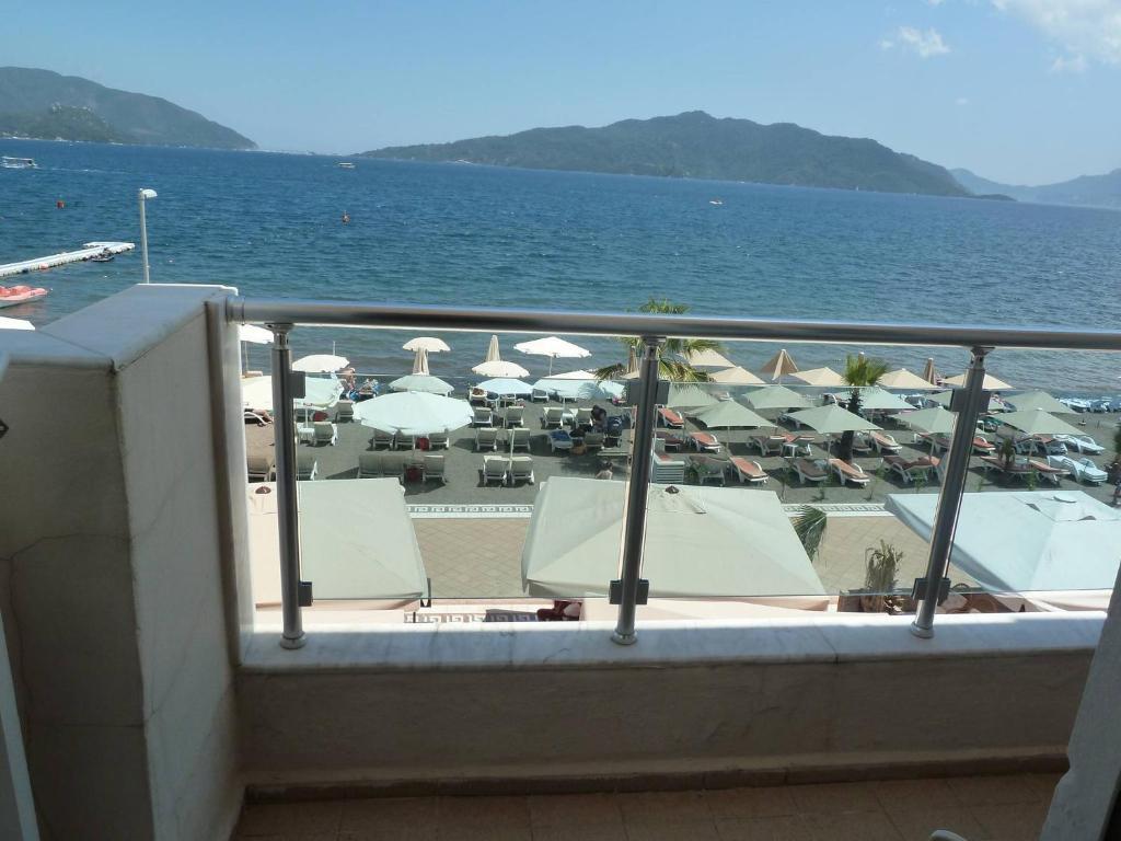 La Vita Beach Hotel マルマリス エクステリア 写真